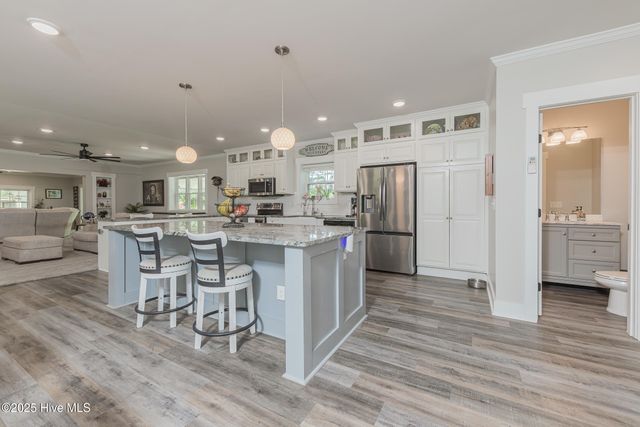 2118 Old Savannah Road, Burgaw, NC 28425