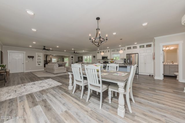 2118 Old Savannah Road, Burgaw, NC 28425