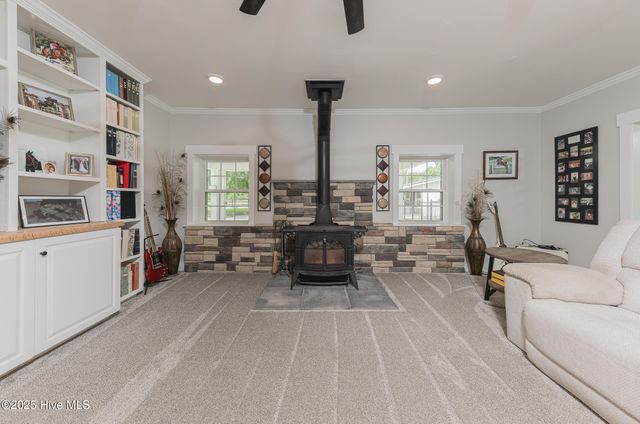 2118 Old Savannah Road, Burgaw, NC 28425