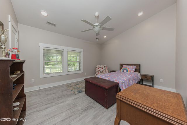 2118 Old Savannah Road, Burgaw, NC 28425