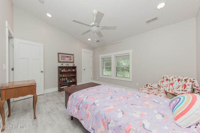 2118 Old Savannah Road, Burgaw, NC 28425
