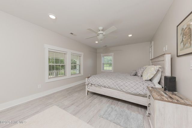 2118 Old Savannah Road, Burgaw, NC 28425