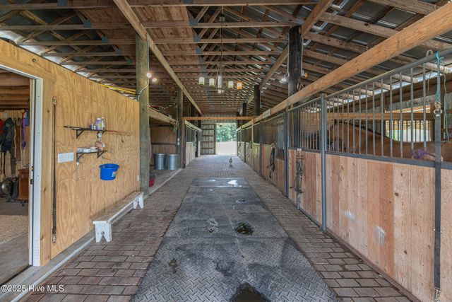 2118 Old Savannah Road, Burgaw, NC 28425