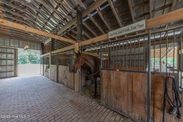 2118 Old Savannah Road, Burgaw, NC 28425
