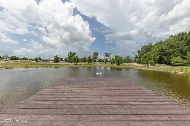 2118 Old Savannah Road, Burgaw, NC 28425