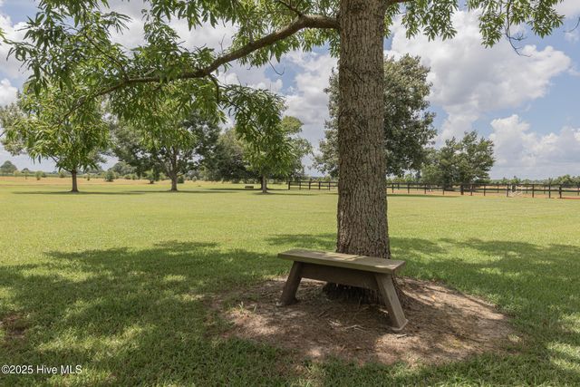 2118 Old Savannah Road, Burgaw, NC 28425