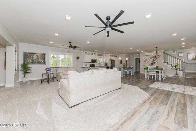 2118 Old Savannah Road, Burgaw, NC 28425