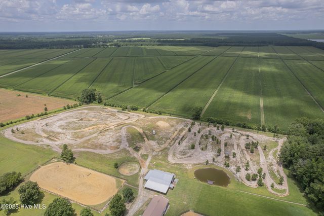 2118 Old Savannah Road, Burgaw, NC 28425