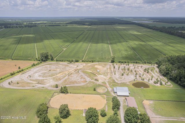 2118 Old Savannah Road, Burgaw, NC 28425