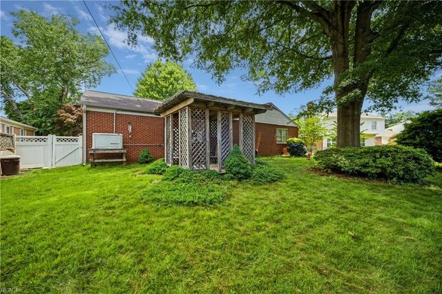 6 Redman CT, Hampton, VA 23669