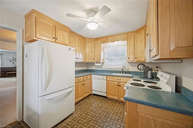 6 Redman CT, Hampton, VA 23669