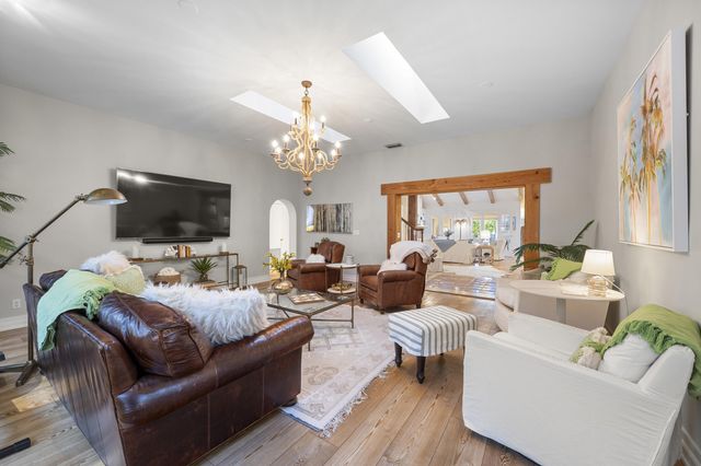 122 Lighthouse Drive, Jupiter Inlet Colony, FL 33469