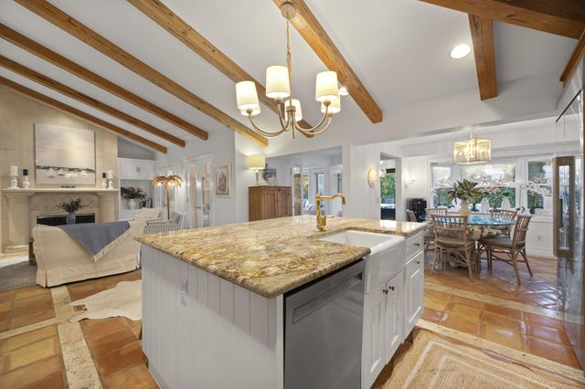 122 Lighthouse Drive, Jupiter Inlet Colony, FL 33469