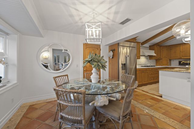 122 Lighthouse Drive, Jupiter Inlet Colony, FL 33469