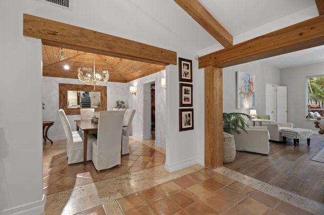 122 Lighthouse Drive, Jupiter Inlet Colony, FL 33469