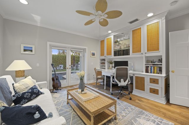 122 Lighthouse Drive, Jupiter Inlet Colony, FL 33469