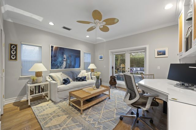 122 Lighthouse Drive, Jupiter Inlet Colony, FL 33469