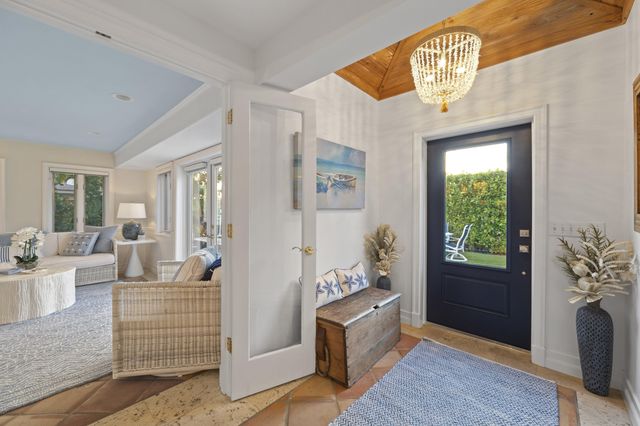 122 Lighthouse Drive, Jupiter Inlet Colony, FL 33469