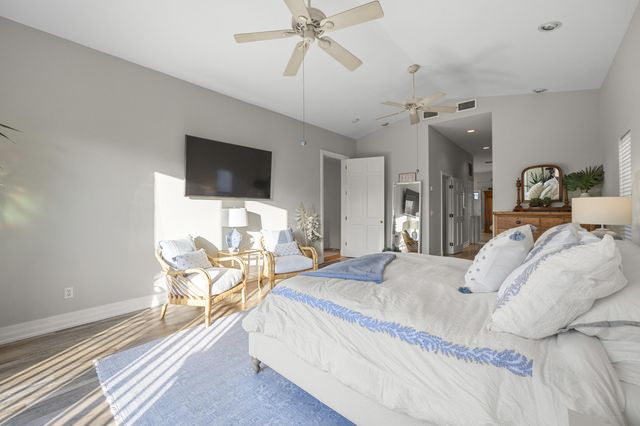 122 Lighthouse Drive, Jupiter Inlet Colony, FL 33469