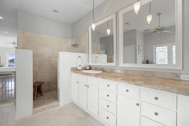 122 Lighthouse Drive, Jupiter Inlet Colony, FL 33469