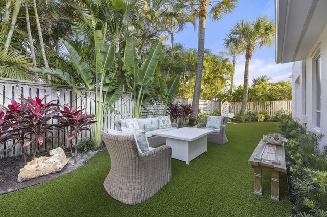 122 Lighthouse Drive, Jupiter Inlet Colony, FL 33469