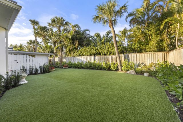 122 Lighthouse Drive, Jupiter Inlet Colony, FL 33469