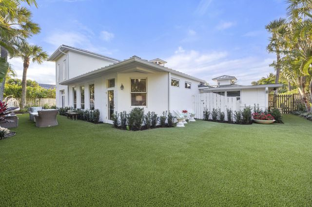 122 Lighthouse Drive, Jupiter Inlet Colony, FL 33469