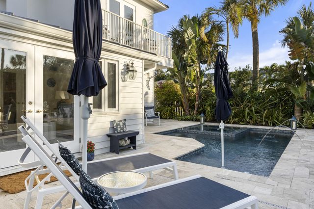 122 Lighthouse Drive, Jupiter Inlet Colony, FL 33469