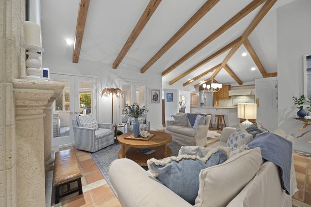 122 Lighthouse Drive, Jupiter Inlet Colony, FL 33469