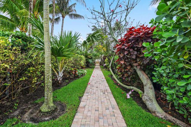 122 Lighthouse Drive, Jupiter Inlet Colony, FL 33469