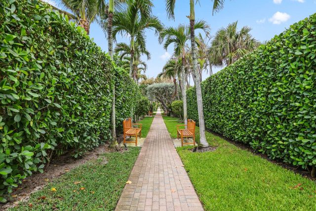 122 Lighthouse Drive, Jupiter Inlet Colony, FL 33469