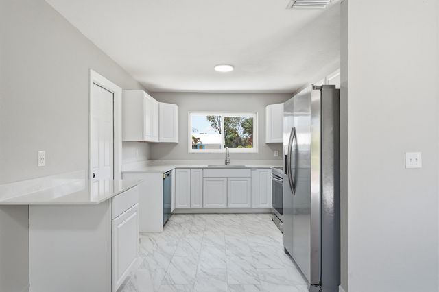 1343 SE Vestridge Lane, Port St. Lucie, Port St Lucie, FL 34952