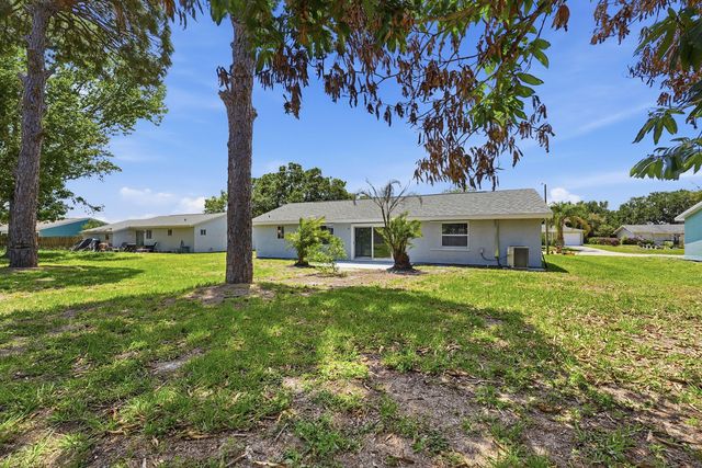 1343 SE Vestridge Lane, Port St. Lucie, Port St Lucie, FL 34952