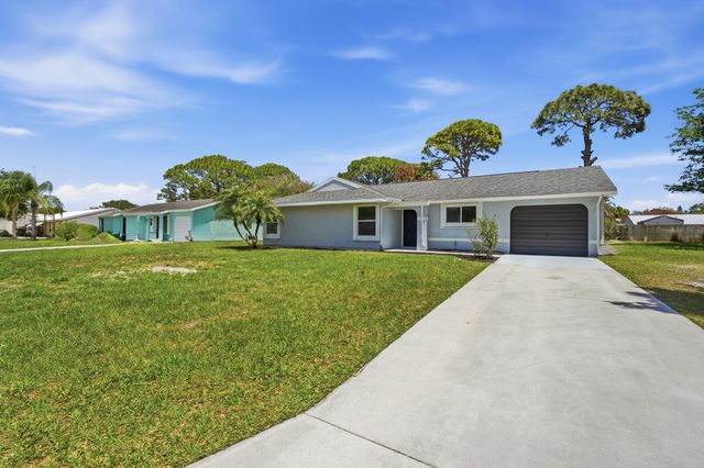 1343 SE Vestridge Lane, Port St. Lucie, Port St Lucie, FL 34952