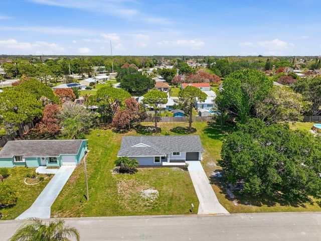 1343 SE Vestridge Lane, Port St. Lucie, Port St Lucie, FL 34952