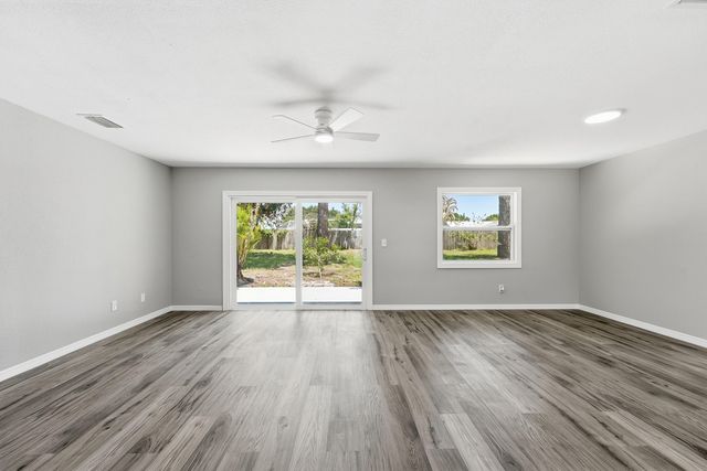 1343 SE Vestridge Lane, Port St. Lucie, Port St Lucie, FL 34952