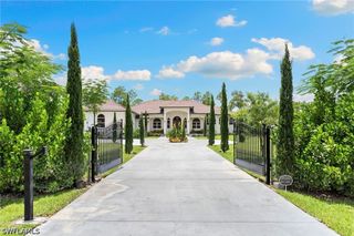 379 25th ST NW, Naples, FL 34120