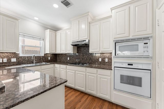 6107 Windwater Pointe, Houston, TX 77036