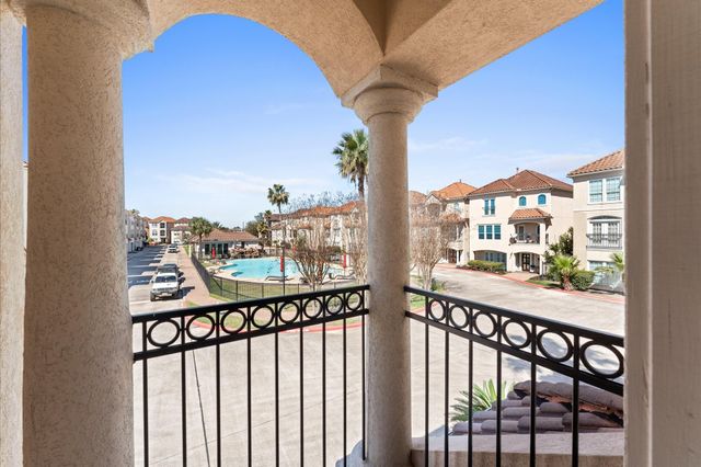 6107 Windwater Pointe, Houston, TX 77036