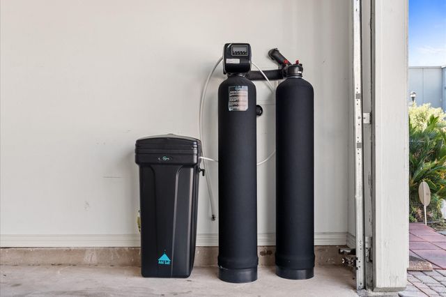 6107 Windwater Pointe, Houston, TX 77036