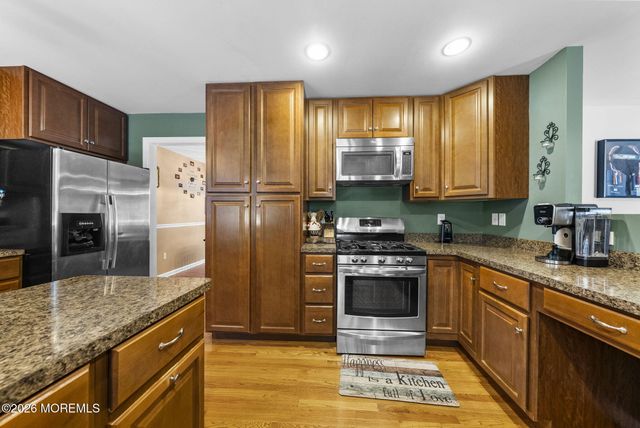 126 Newbury Road, Howell, NJ 07731