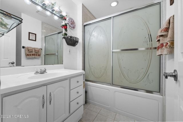 126 Newbury Road, Howell, NJ 07731