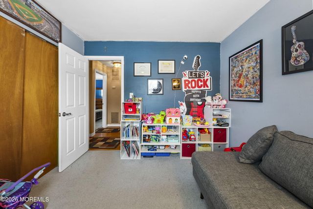 126 Newbury Road, Howell, NJ 07731