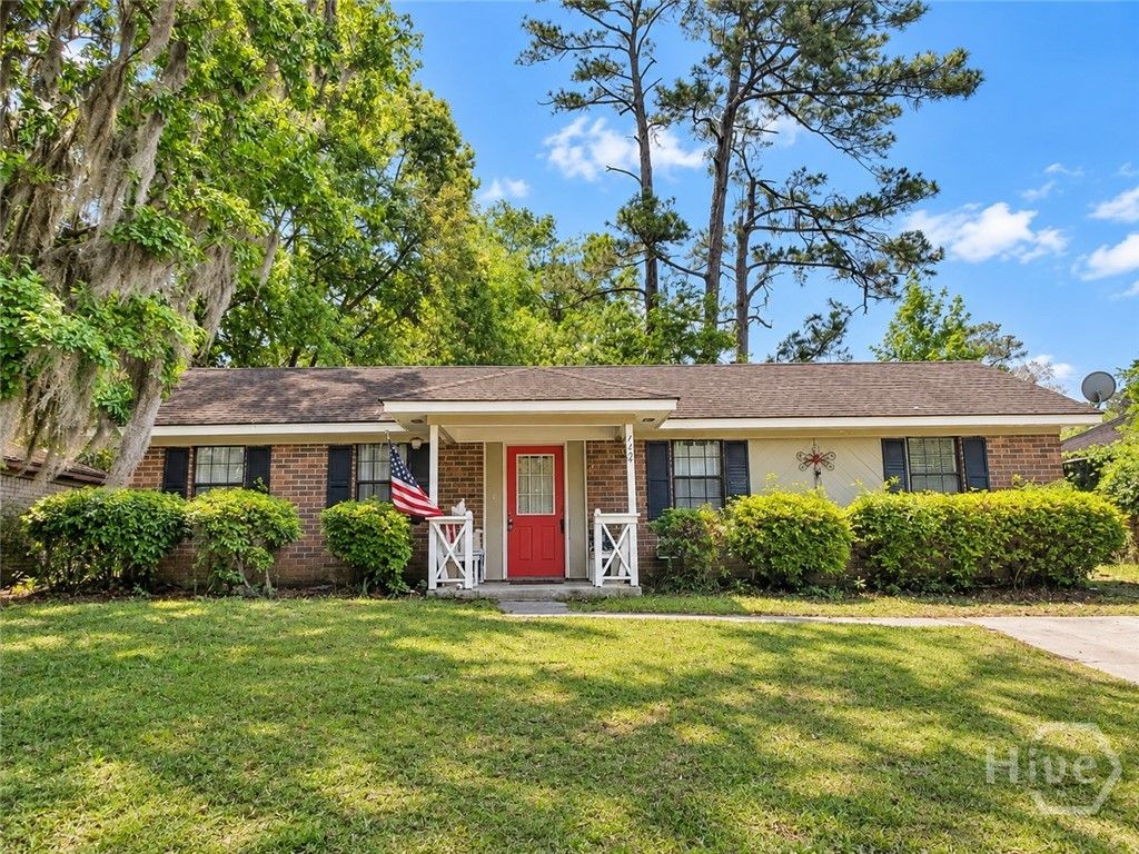 Image 1 of property listing at 118 Lucian Circle, Savannah, GA 31406