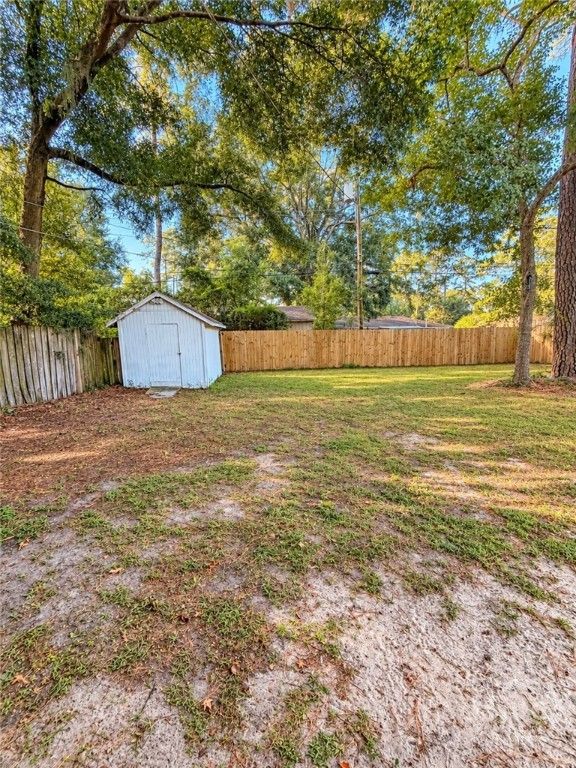 Image 17 of property listing at 118 Lucian Circle, Savannah, GA 31406