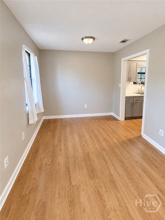 Image 5 of property listing at 118 Lucian Circle, Savannah, GA 31406