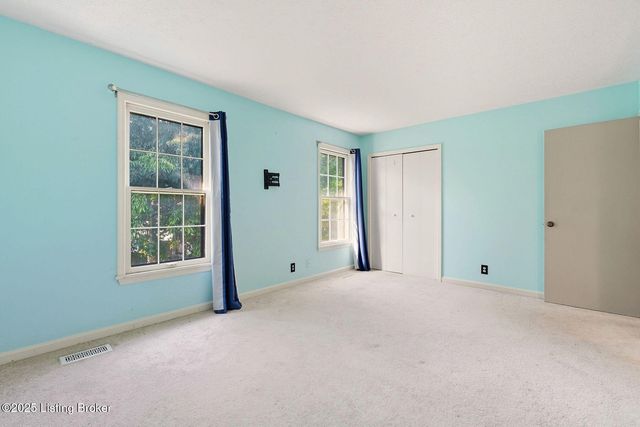 10401 Shelbyville Rd, Louisville, KY 40223