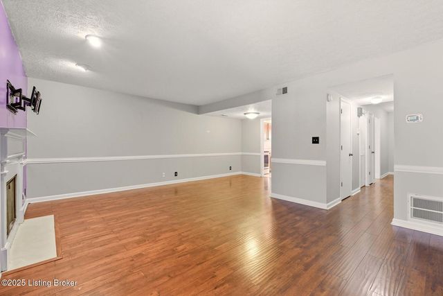 10401 Shelbyville Rd, Louisville, KY 40223