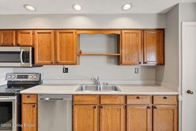 10401 Shelbyville Rd, Louisville, KY 40223