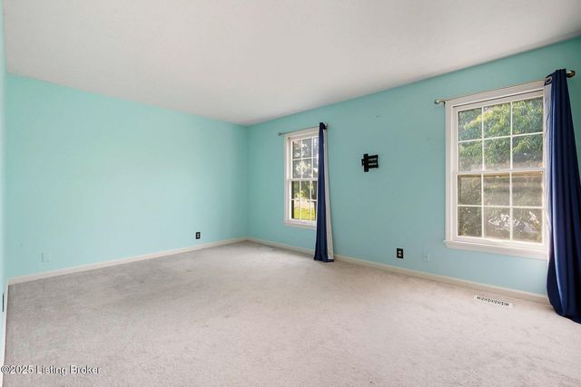 10401 Shelbyville Rd, Louisville, KY 40223